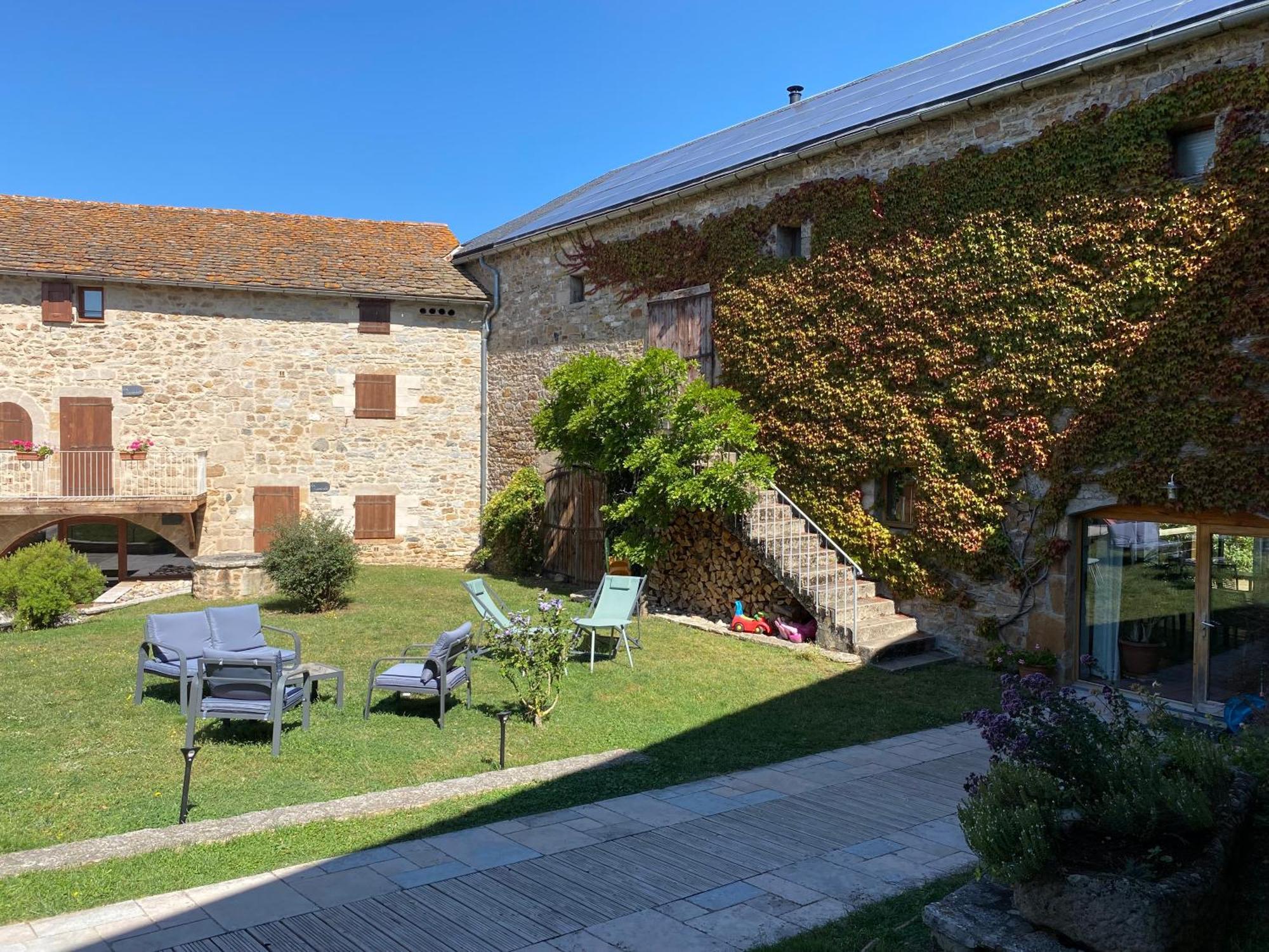 Les Caselles, Gite Et Maison D'Hotes Saint-Beauzely Zewnętrze zdjęcie