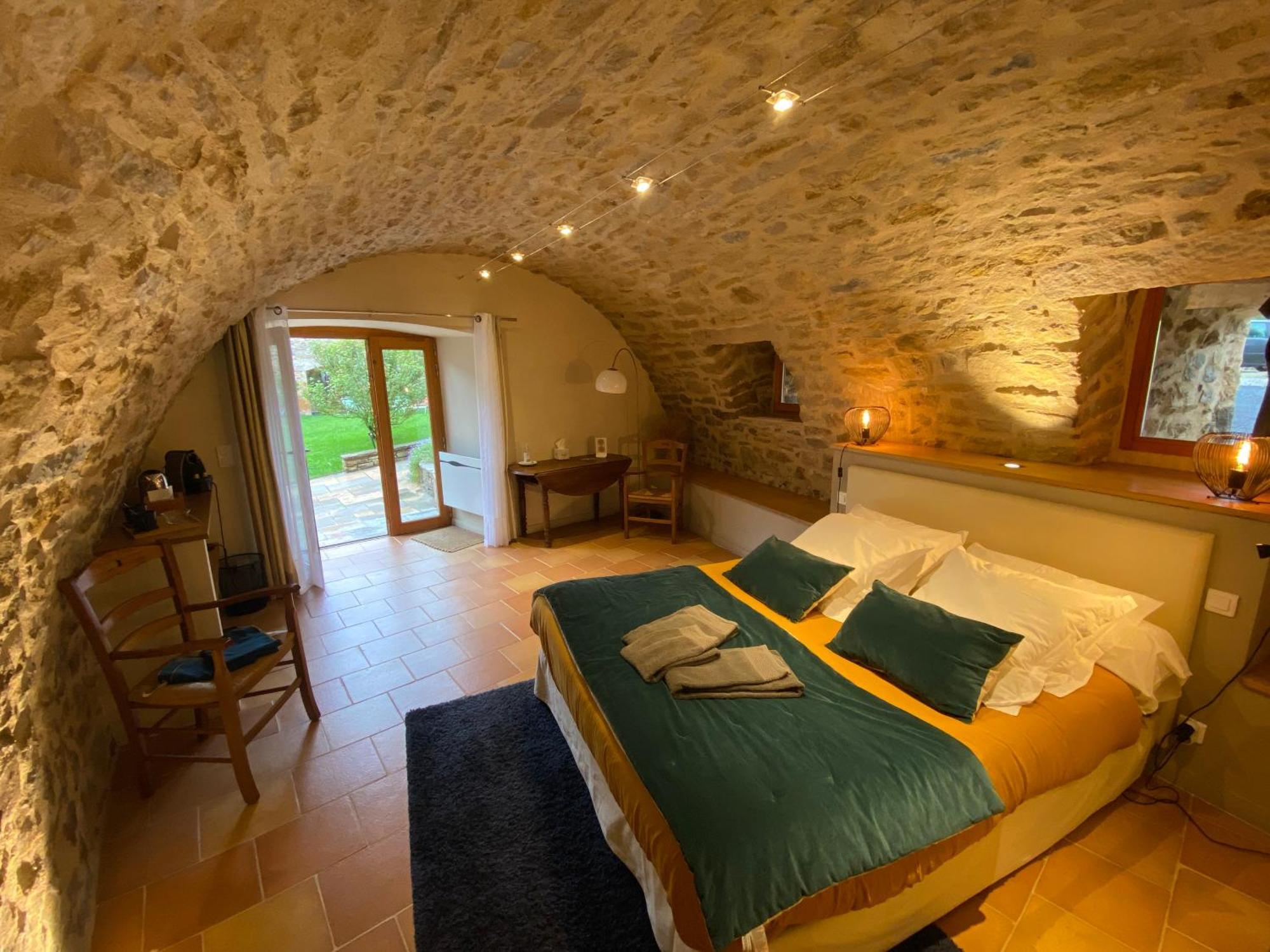 Les Caselles, Gite Et Maison D'Hotes Saint-Beauzely Zewnętrze zdjęcie